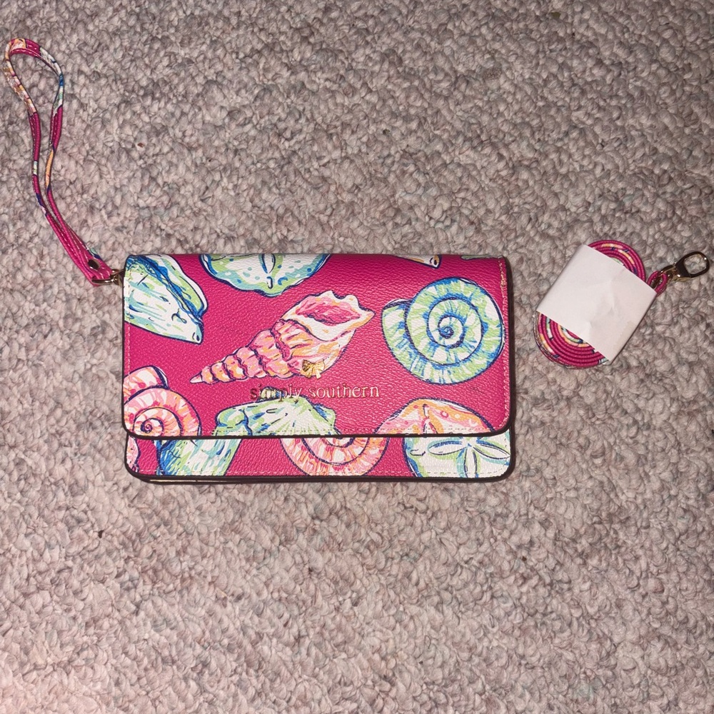 Simply Southern Seashells Large Card Holder Wallet